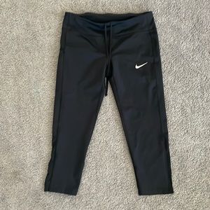 Nike Cropped Leggings